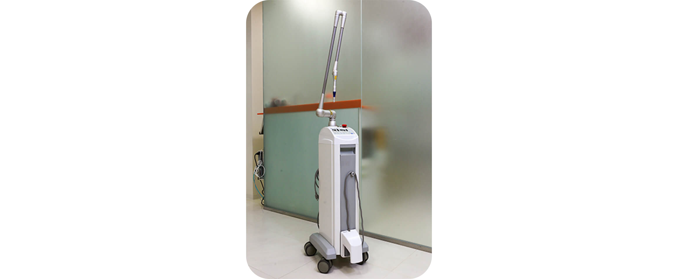 治療後は炭酸ガスレーザーで治癒促進